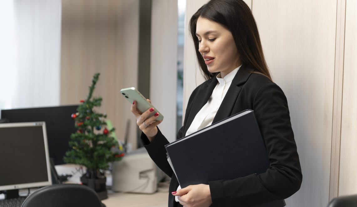 How to Write a Leave Application (With Templates and ChatGPT Prompts)